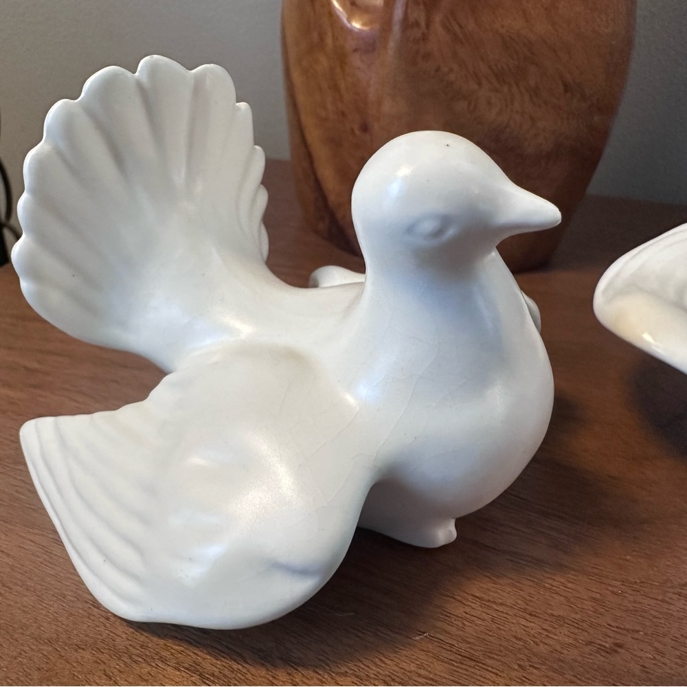 Vintage White Porcelain Dove Figurines – Pair | Wedding / Home Décor / MCM - Picture 1 of 7